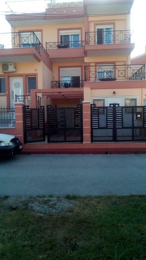 Maria Lux Apartments Volos Esterno foto